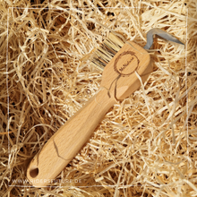 Laden Sie das Bild in den Galerie-Viewer, Holz-Hufauskratzer