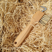 Laden Sie das Bild in den Galerie-Viewer, Holz-Hufauskratzer