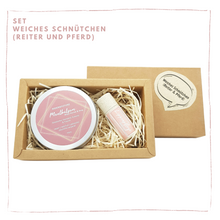 Laden Sie das Bild in den Galerie-Viewer, Geschenkset weiches Schnütchen (Reiter und Pferd) - Xmas Edition