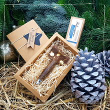 Laden Sie das Bild in den Galerie-Viewer, Set "Holzrasierer Henry" inkl. Schutzhülle aus Kork